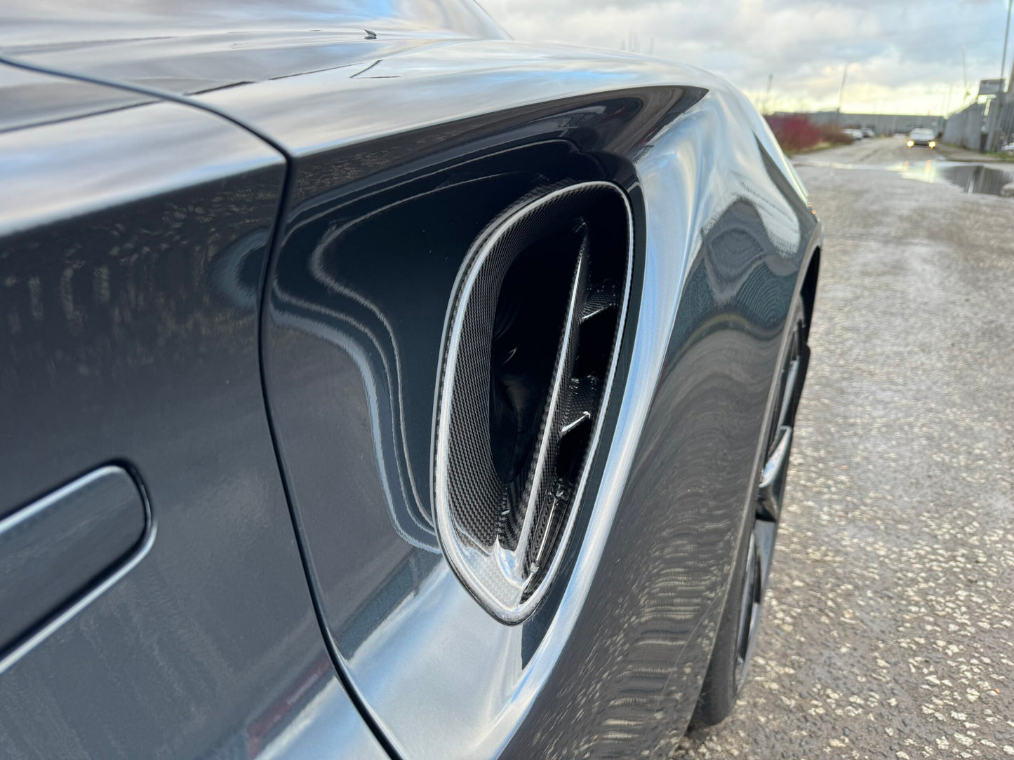Lotus emira carbon fibre intake duct vents