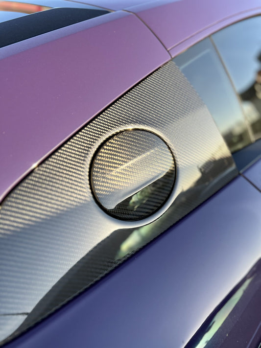 R8 CARBON FUEL CAP - AUDI R8 GEN 2 DRY CARBON FIBRE FUEL COVER