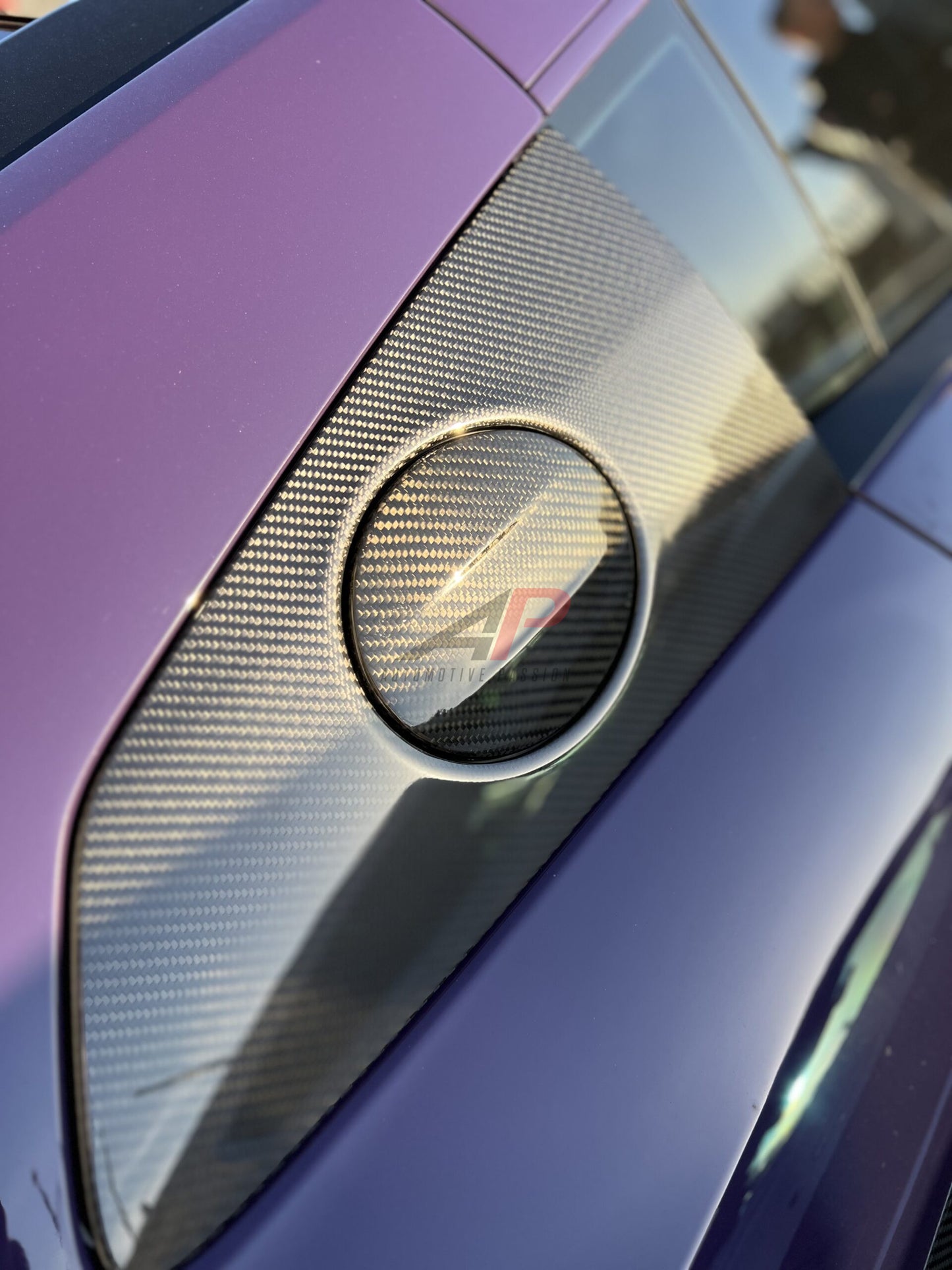R8 CARBON FUEL CAP - AUDI R8 GEN 2 DRY CARBON FIBRE FUEL COVER