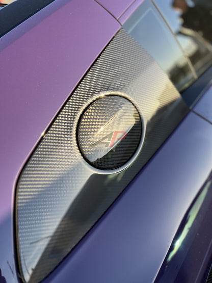 R8 CARBON FUEL CAP - AUDI R8 GEN 2 DRY CARBON FIBRE FUEL COVER