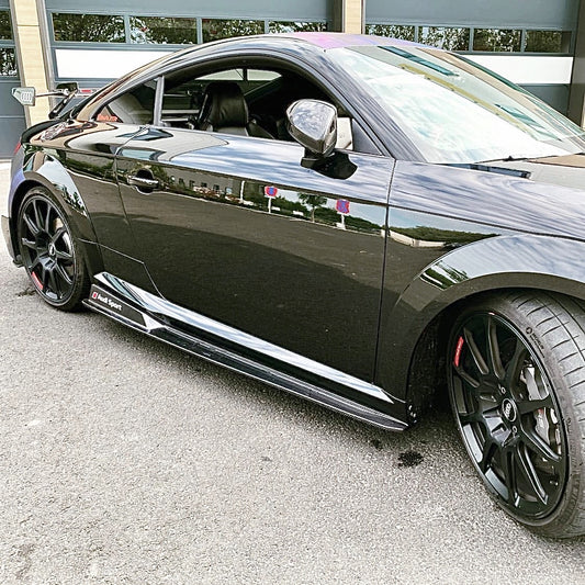 TT Side Skirts – Carbon Fibre Aero Extensions for Audi 8S Pre-Facelift