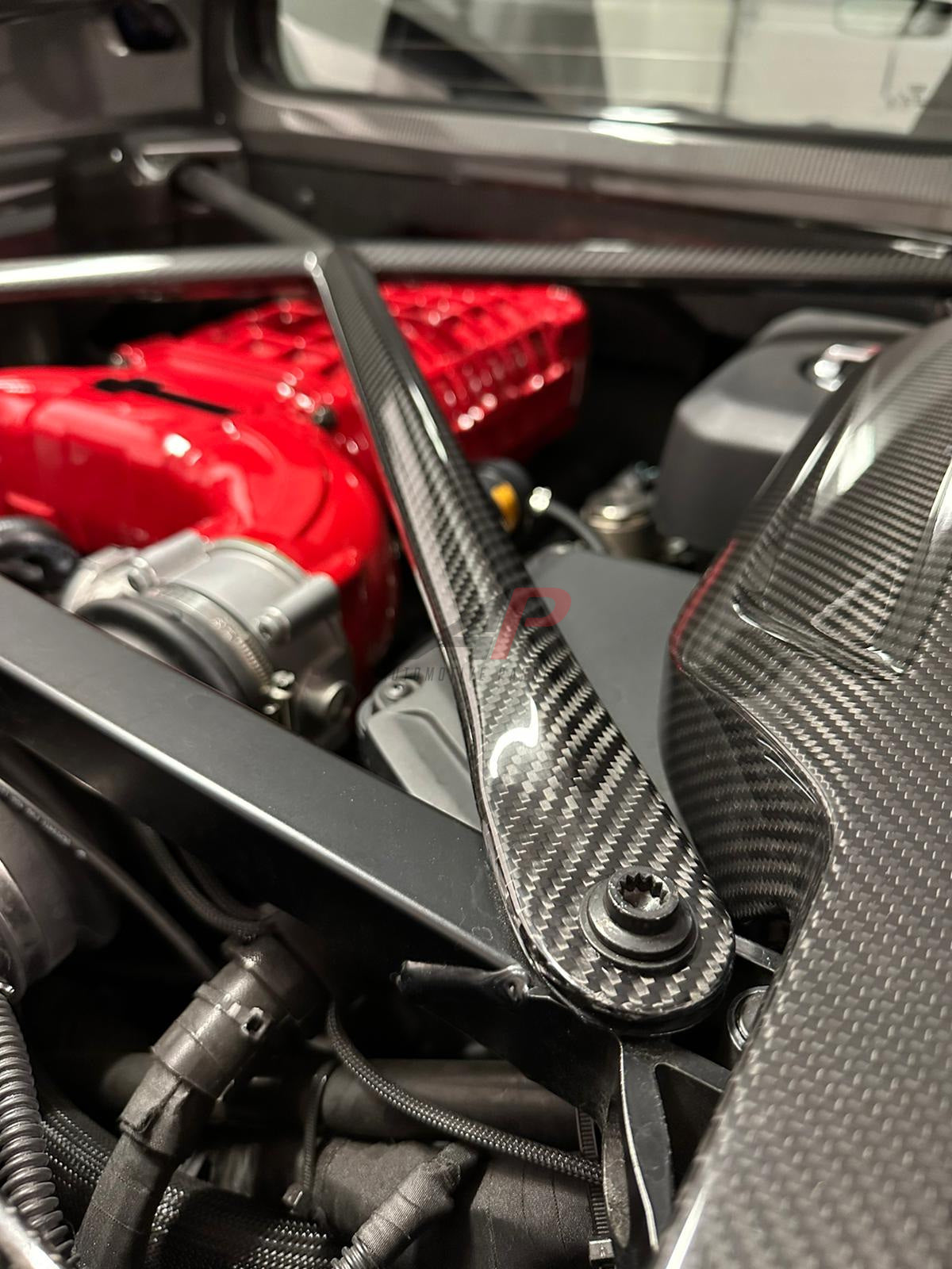 V10 CARBON X BRACE - Audi/Lamborghini R8/HURRICANE DRY CARBON FIBRE Engine Brace